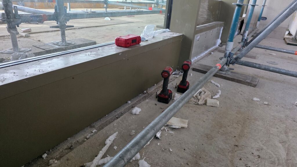 Detail van aluminium afwerking